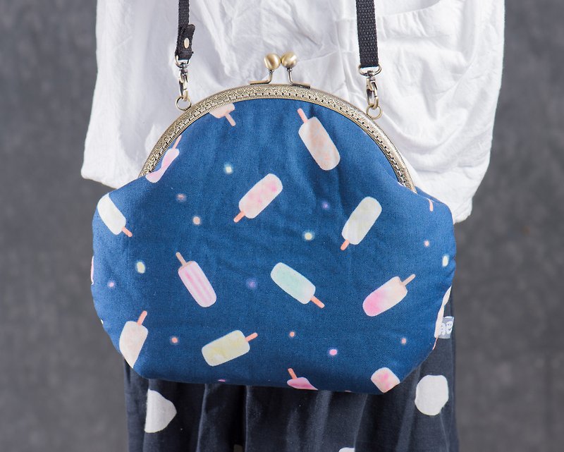 [I arrived in the summer is to eat ice] retro metal mouth gold bag - big paragraph # portable bag # cute # funny - Messenger Bags & Sling Bags - Cotton & Hemp Blue
