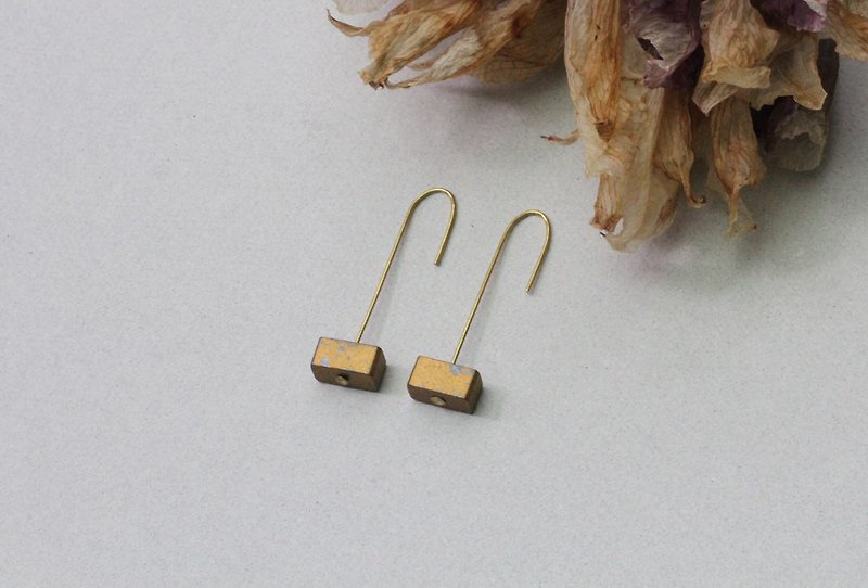 Bronze-colored mottled block U-shaped earrings pure copper U-shaped ear hook personalized jewelry - ต่างหู - วัสดุอื่นๆ สีทอง