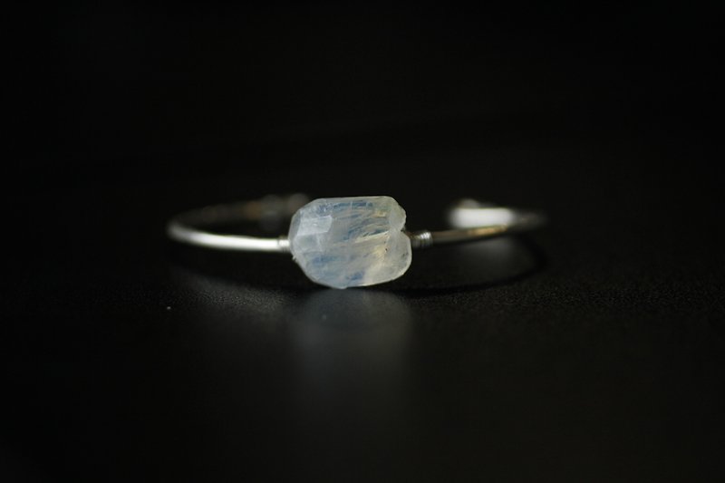 水無月 - 大顆冰透種藍月亮999純銀線手環 *孤品*