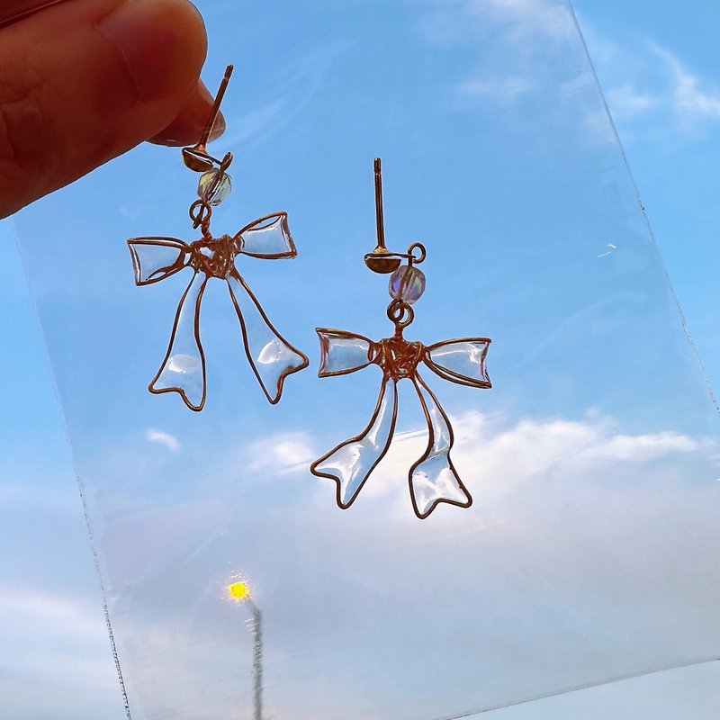 Transparent bow earrings anti-allergic earrings - ต่างหู - เรซิน สีใส