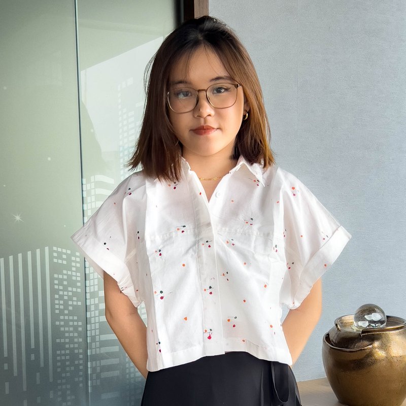 印尼蠟染可愛少女風短版襯衫 PUPUT - 雪花白 - PUP002 - 女上衣/長袖上衣 - 棉．麻 白色