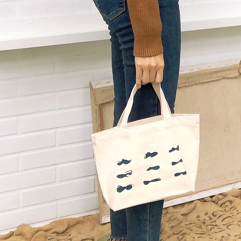 Bowknot / Canvas Bag Tote Bag Silk Printed Lunch Bag - กระเป๋าถือ - ผ้าฝ้าย/ผ้าลินิน ขาว
