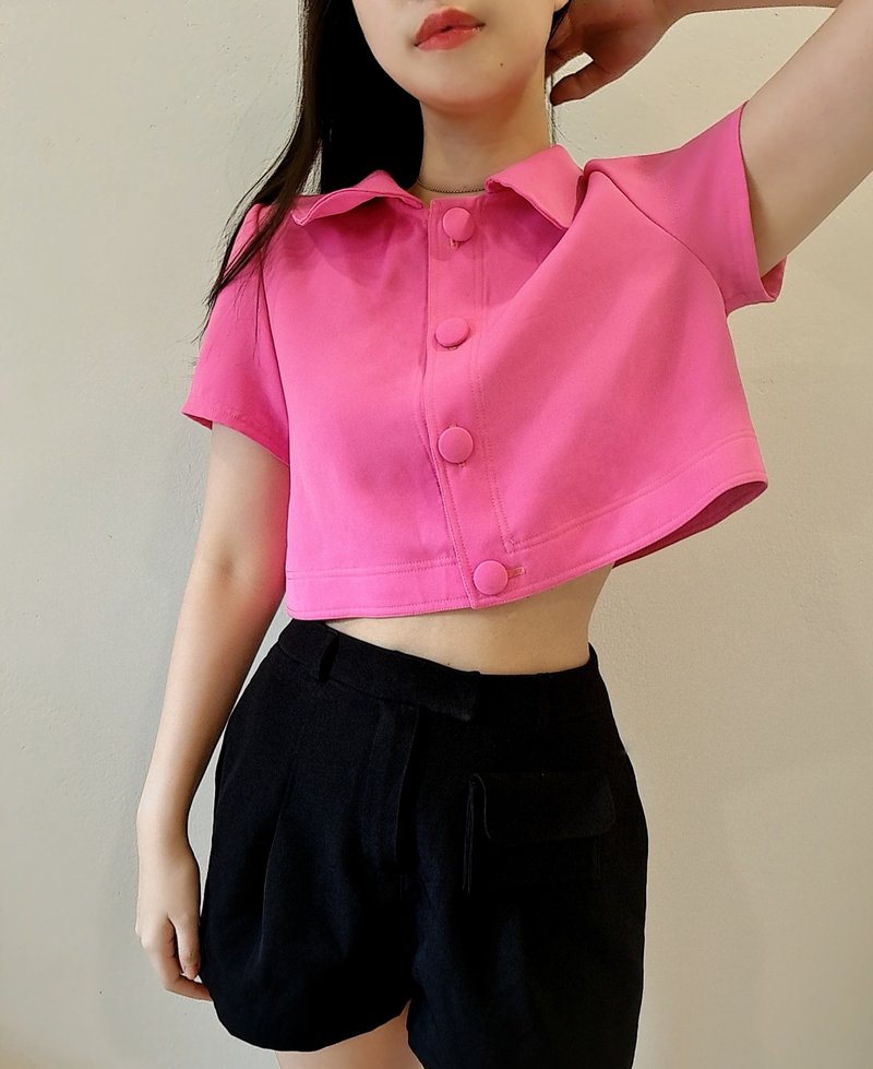 Hot pink crop top with flat collar - 女上衣/長袖上衣 - 聚酯纖維 粉紅色