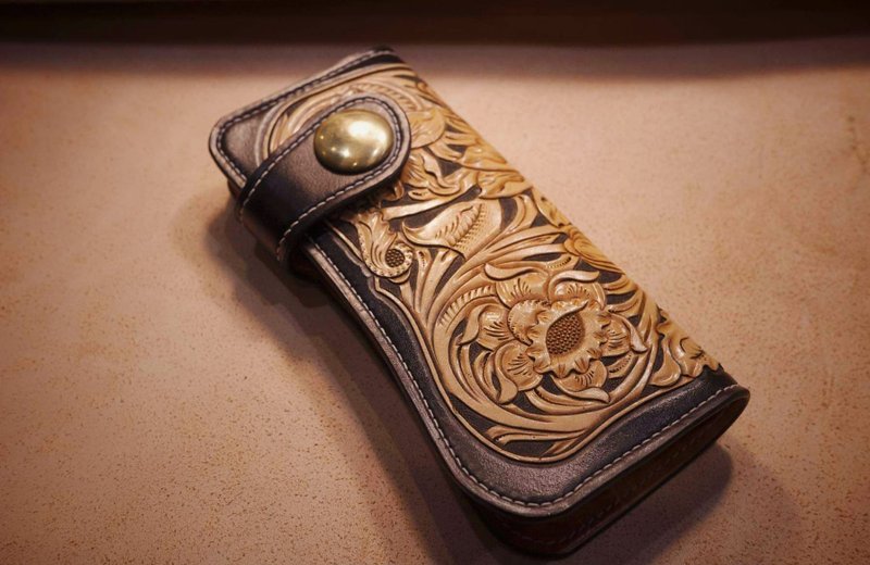 Loup leather art - 手染唐草雕刻植鞣革長夾 - 錢包/皮夾/長短夾 - 真皮 