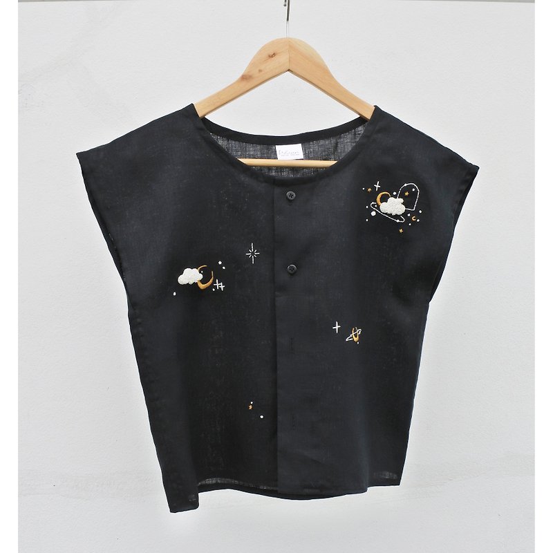 Embroidery | Linen | Round neck, black, sleeveless shirt - Women's Tops - Cotton & Hemp Black