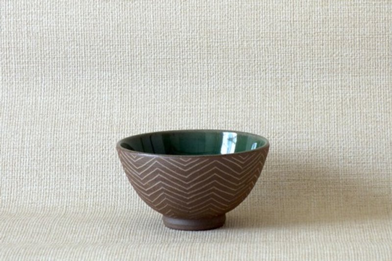 Inlaid celadon glazed bowl - Bowls - Pottery Brown