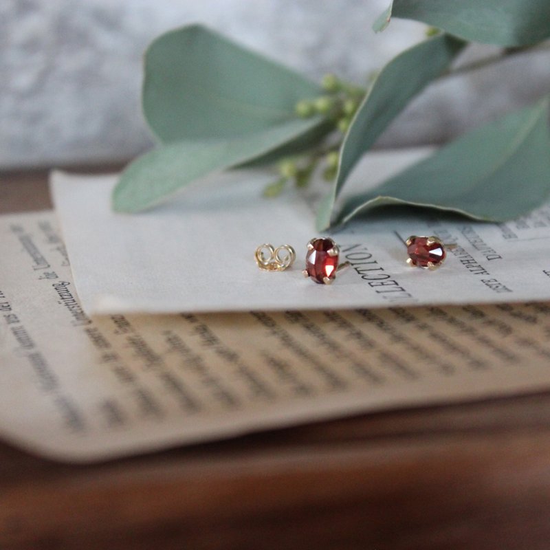 Cadre 14KGF earrings garnet for both ears - Earrings & Clip-ons - Semi-Precious Stones Red