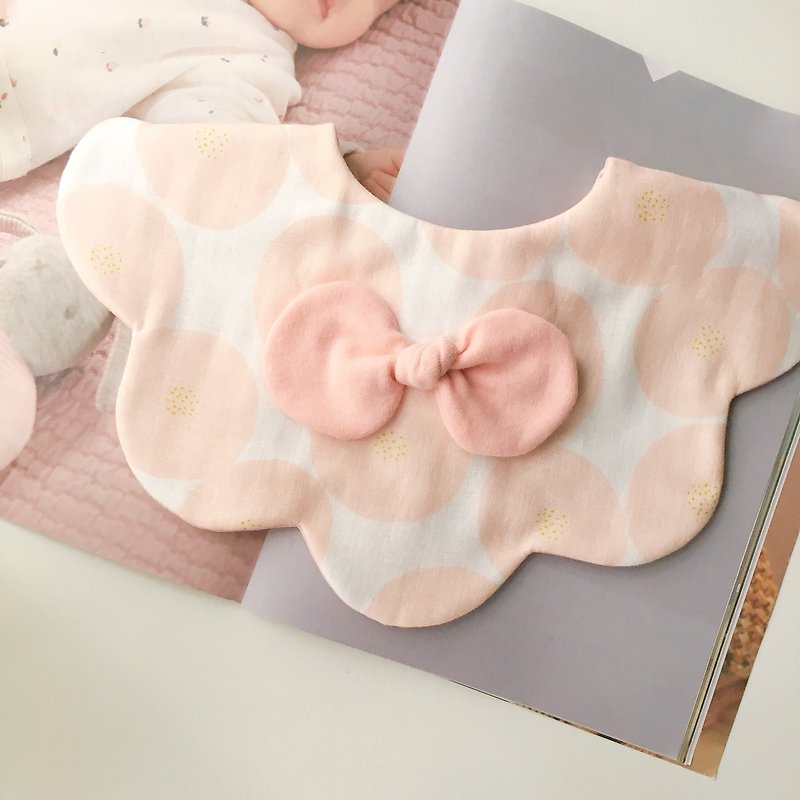 Red bean bread bow flower pocket six-layer yarn hand made bibs saliva towel Mi Yue gift box - Bibs - Other Materials Pink