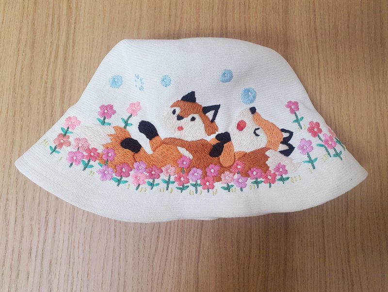 Hand Embroidery Hat, Fox, Flower, Butterfly - Hats & Caps - Thread White