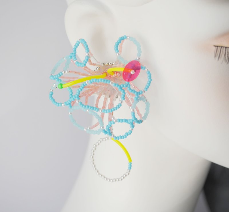 Made to order tsububu single ear sale/bead embroidery/microorganisms/pierced Clip-On/bubbles - Earrings & Clip-ons - Thread Pink