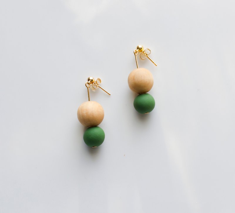 手作 軟陶 木頭 大小 兩顆球系列之 木頭 深綠色 耳環 鍍金耳針 - 耳環/耳夾 - 黏土 綠色