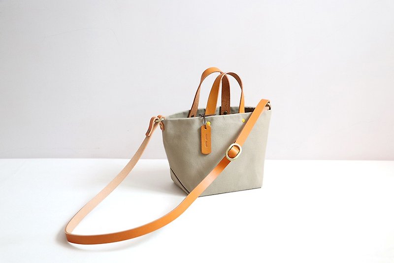 Leather Handle Bag (Small)-Japan Canvas/vegetable tanned leather/handbag - กระเป๋าถือ - ผ้าฝ้าย/ผ้าลินิน สีกากี
