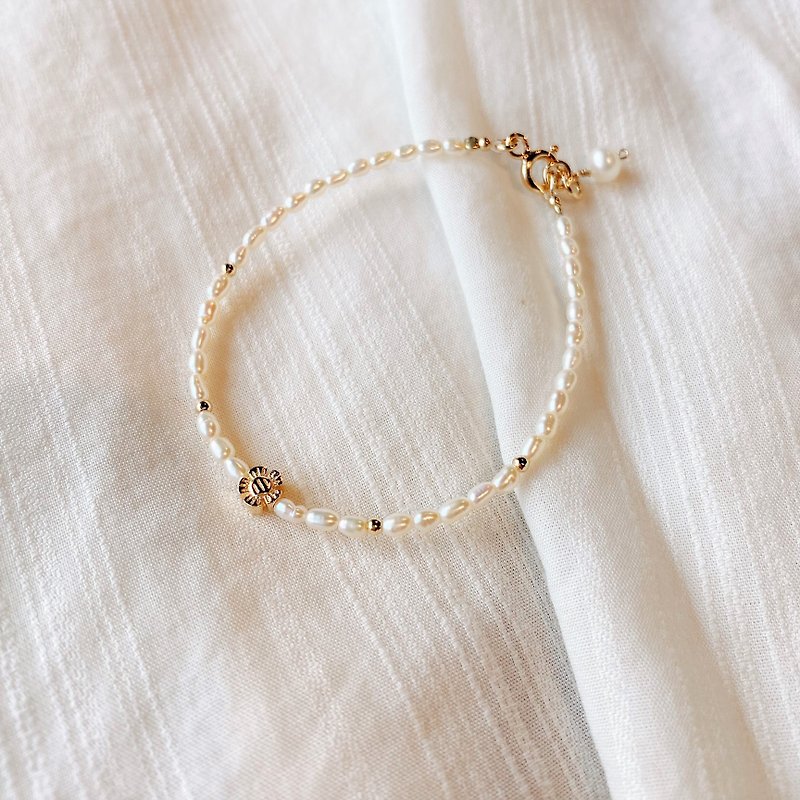 Small Golden Flower Rice Bracelet - Bracelets - Pearl Gold