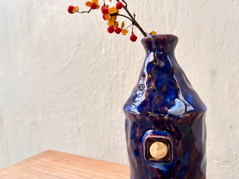 A Decorative Pottery Vase - Pottery & Ceramics - Pottery Blue