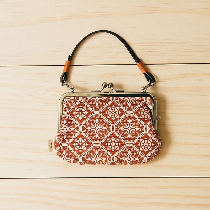 Small Squared Clasp Frame Bag/Begonia Glass Pattern/Lady Rouge - Wallets - Cotton & Hemp Red