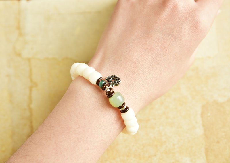 [White Jade Bodhi] Natural White Jade Bodhi Root Fresh Literary Bracelet - สร้อยข้อมือ - พืช/ดอกไม้ ขาว
