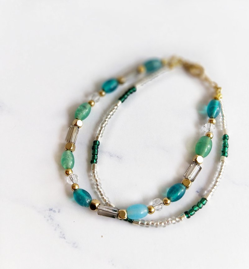 [Un Jess Cadeau] Sparkling glass crystal hand-made bracelet - สร้อยข้อมือ - วัสดุอื่นๆ สีเขียว