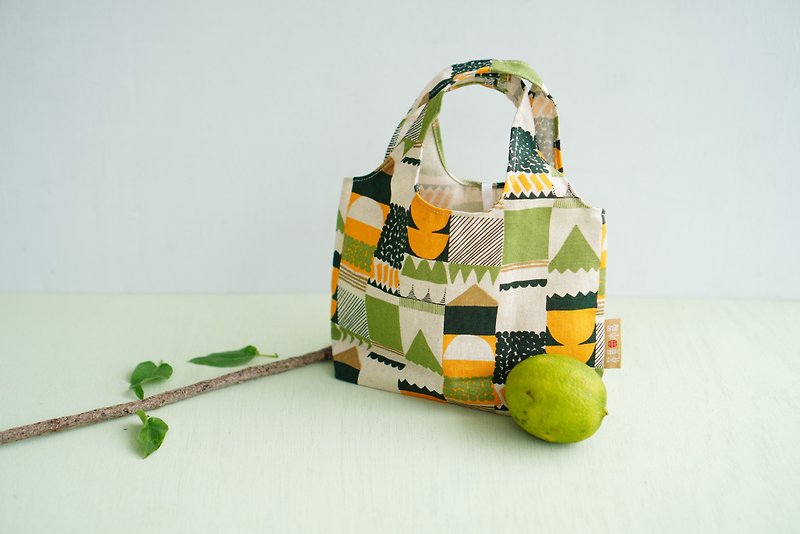 Day of Life | Nordic Hut Flower Cloth. Breakfast Storage Bag (S). Environmentally friendly. Handmade. - Handbags & Totes - Cotton & Hemp Green