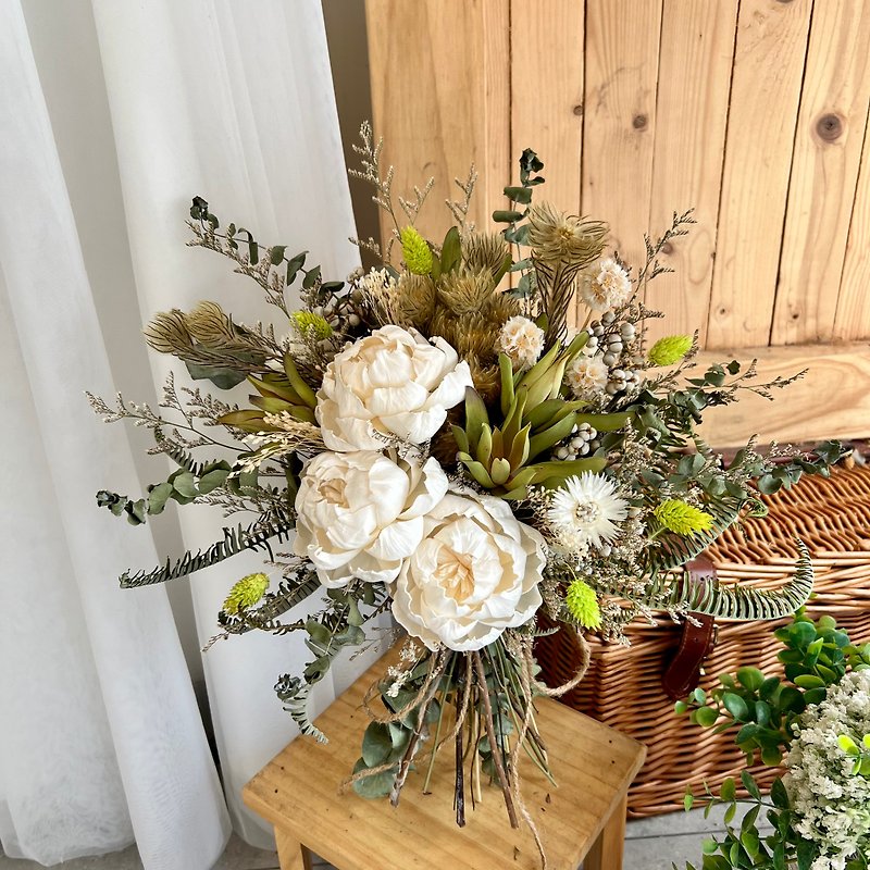 White and green natural dry bouquet - ช่อดอกไม้แห้ง - พืช/ดอกไม้ ขาว