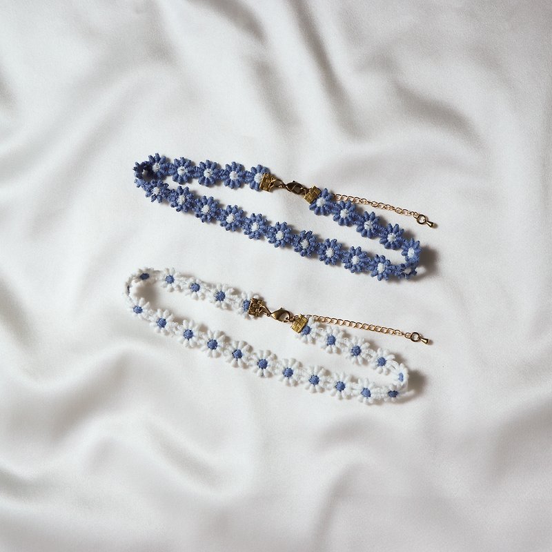 fillings colorful daisy necklace | small white / small blue flowers - สร้อยติดคอ - วัสดุอื่นๆ หลากหลายสี