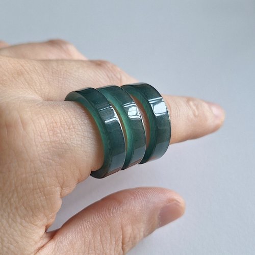 翡翠百貨 jade store 女男戒19/19.4/19.9mm | 要有光 | 危地馬拉翡翠方戒指 | 玉戒圈