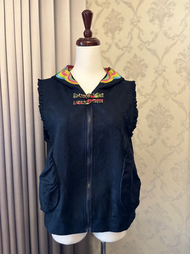 變形蟲盤釦刺繡連帽漢風背心 - 背心/無袖上衣 - 棉．麻 黑色