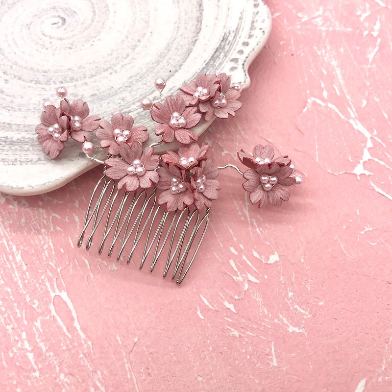 Leather Sakura Pearl Comb - Hair Accessories - Genuine Leather Pink