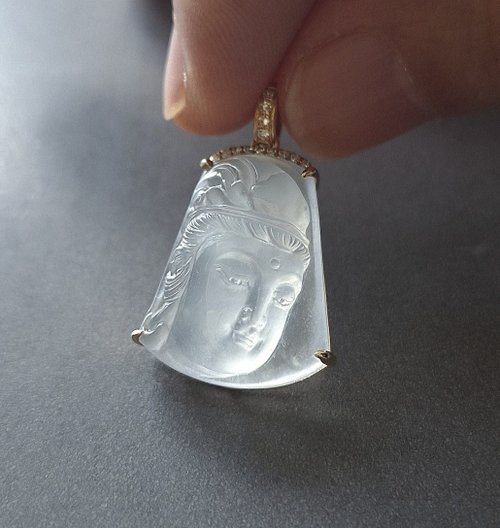翡翠百貨 jade store 精品觀音吊墜 | 天然緬甸翡翠玉器 | 通體18k淺金色真金真鑽鑲嵌
