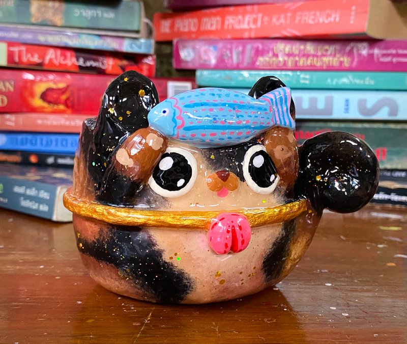 Handmade Tri Color Cat Planter - handcrafted cat pottery with drainage hole - 花瓶/花器 - 陶 咖啡色