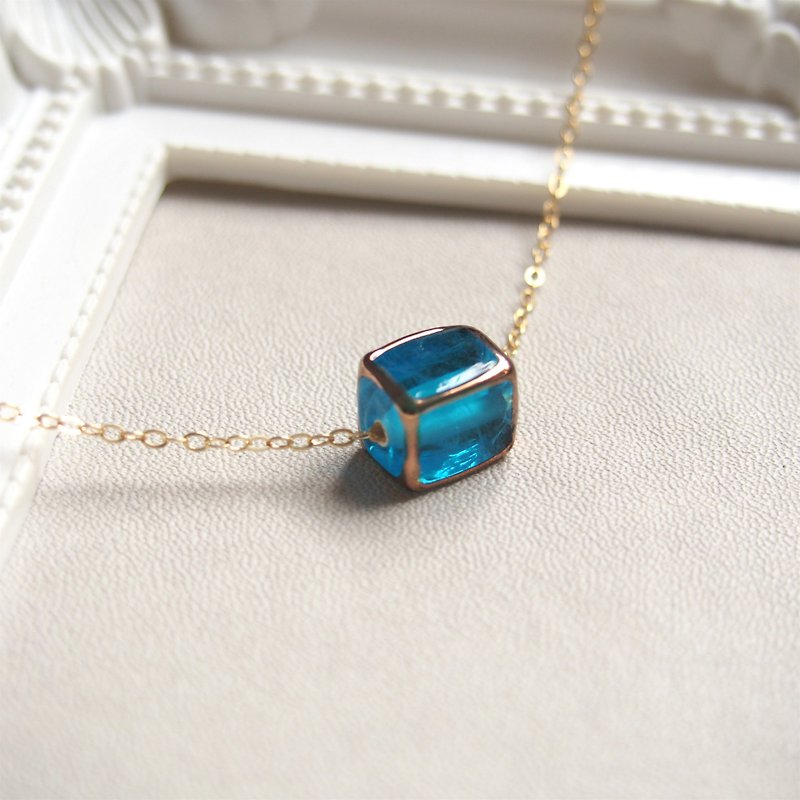 Exquisite and noble, imported Czech glass beads, blue, gold-plated necklace (40cm / 16吋) - สร้อยคอ - โลหะ สีน้ำเงิน
