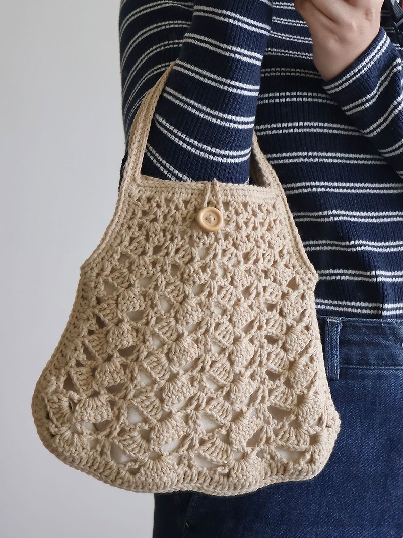 Bahnhof handmade wooden buckle basket empty pattern grandma bag biscuit color with inside - Handbags & Totes - Cotton & Hemp Khaki