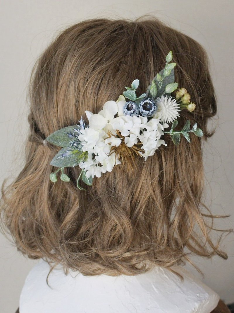 【限定1点】白い小花とユーカリベリーのコーム - 髮夾/髮飾 - 植物．花 白色