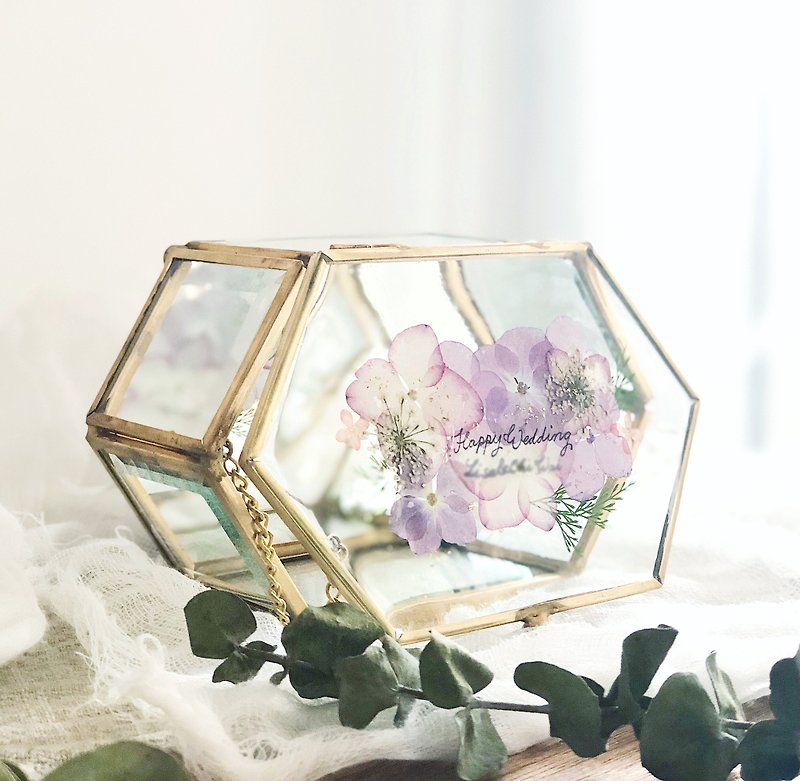 Pressed flower with Handwriting Accessory Jewelry Glass Box Wedding Gifts - ของวางตกแต่ง - วัสดุอื่นๆ 
