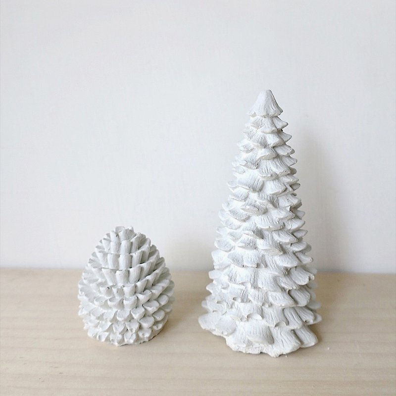 [endorphin] cement forest pine and pine cone spread / paper town / furnishings / gifts - Items for Display - Cement Gray