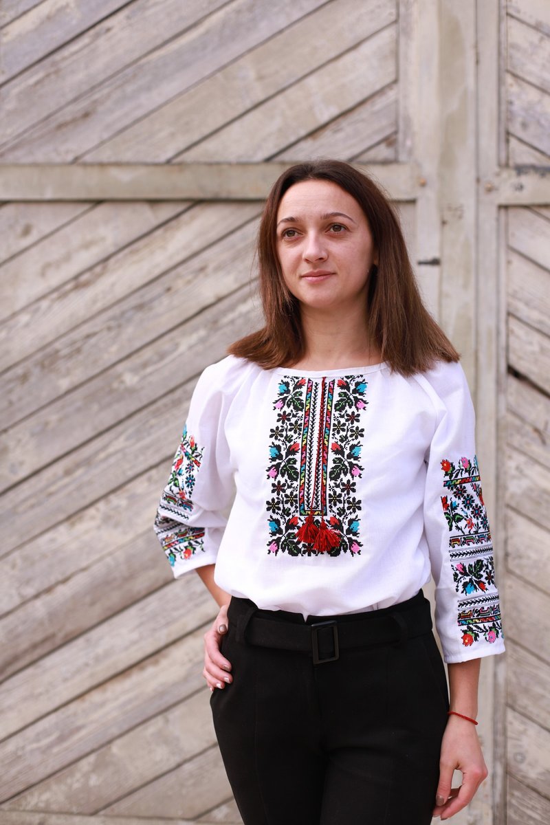 embroidered ukrainian embroidery traditional clothes shirt - 女襯衫 - 其他材質 白色