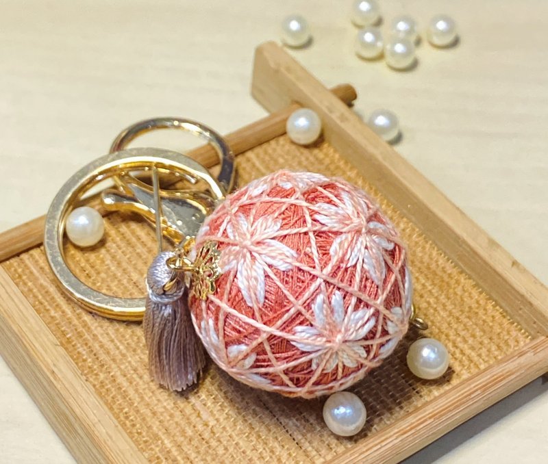 河津櫻 -手工手鞠球、刺繡商品、手工鑰匙圈 - 鑰匙圈/鑰匙包 - 繡線 粉紅色