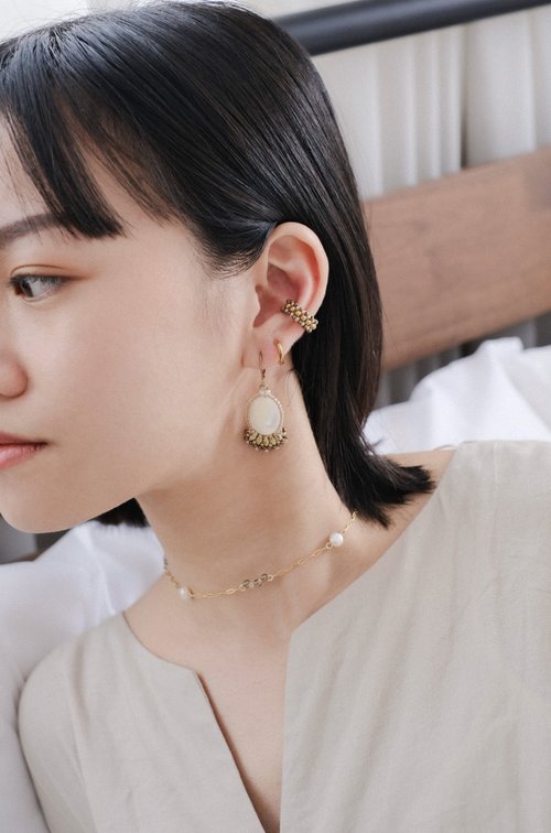 扶桑花女孩Hibiscusforgirl 砂磚貝殼編織耳墜 黃銅耳環 天然貝殼 日本珠 編織耳環