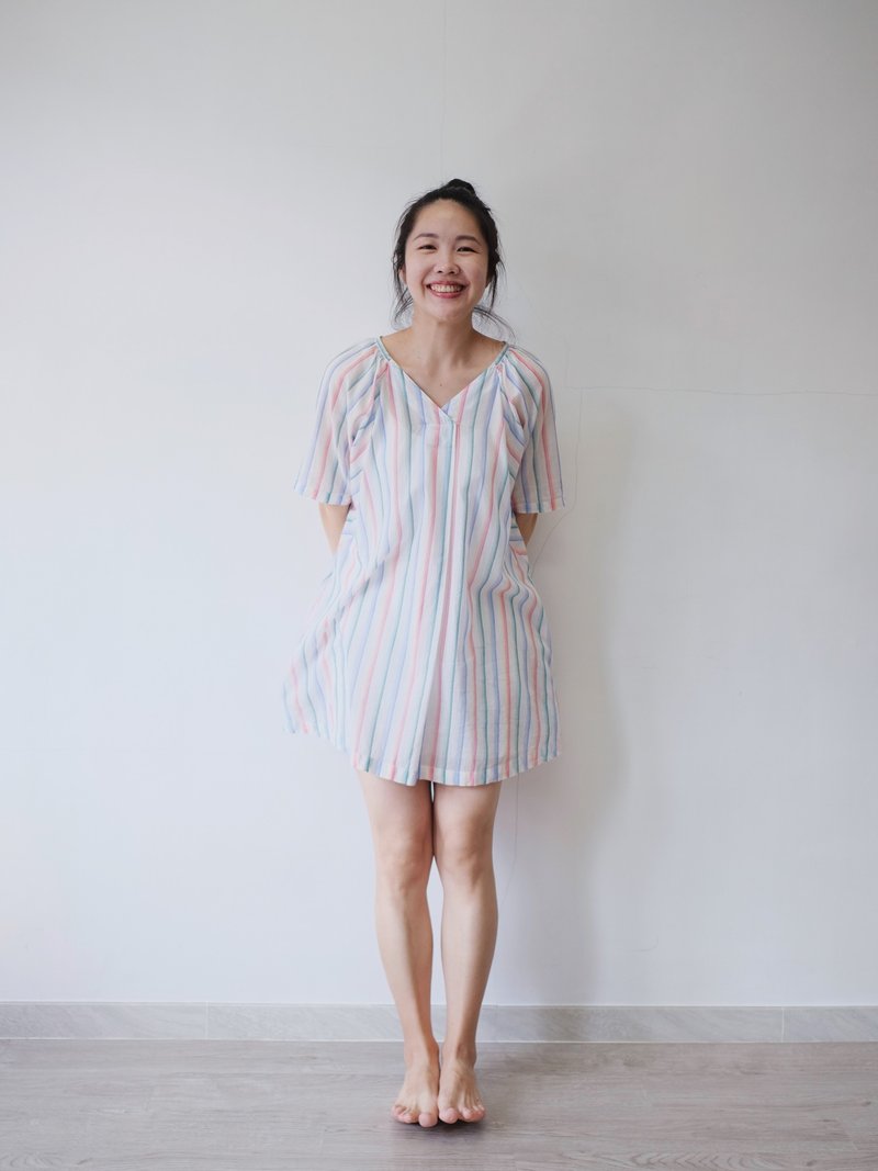 Rainbow striped top - เสื้อผู้หญิง - ผ้าฝ้าย/ผ้าลินิน หลากหลายสี