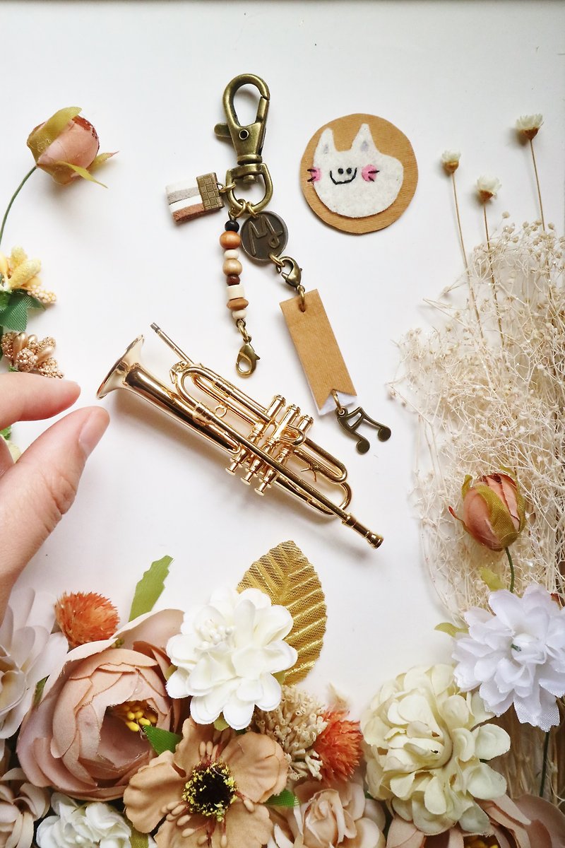 【Trumpet】 mini small texture mini model pendant packaging accessories custom gift - พวงกุญแจ - โลหะ 