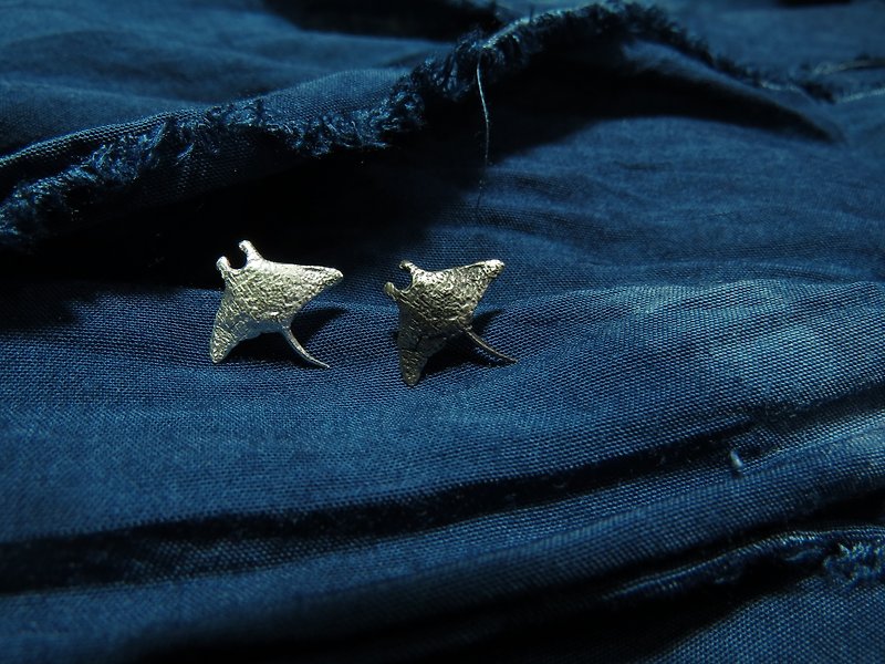 【925 Silver Jewelry LOU】Ocean Series - Stingray (Thin) (Single Sale) - Earrings & Clip-ons - Silver Silver