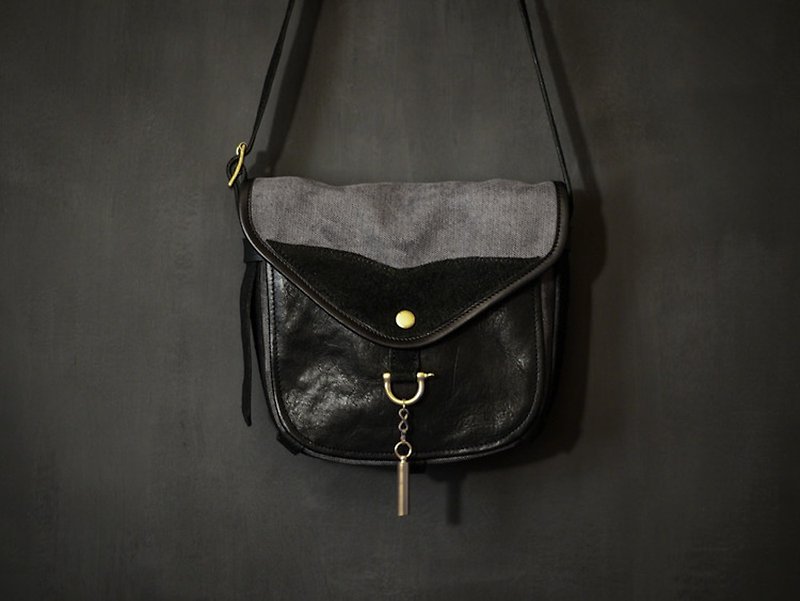 The Wayfarer's Bag - Type.2 - 旅人馬鞍包黑色拼布款 - 側背包/斜孭袋 - 真皮 黑色