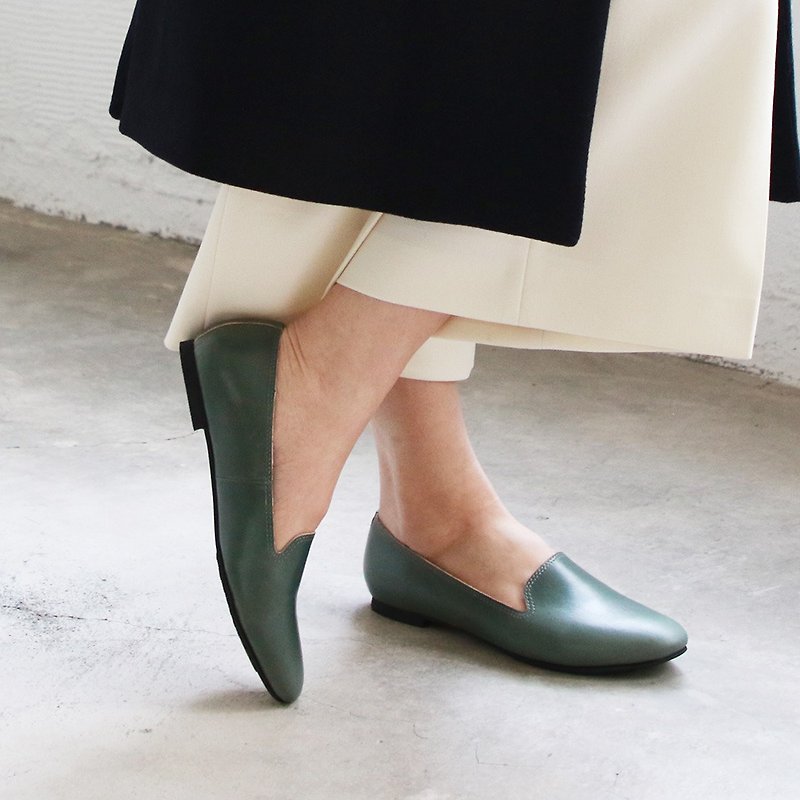 [Hand-made] Plain leather Obera_Dark green - รองเท้าลำลองผู้หญิง - หนังแท้ สีเขียว