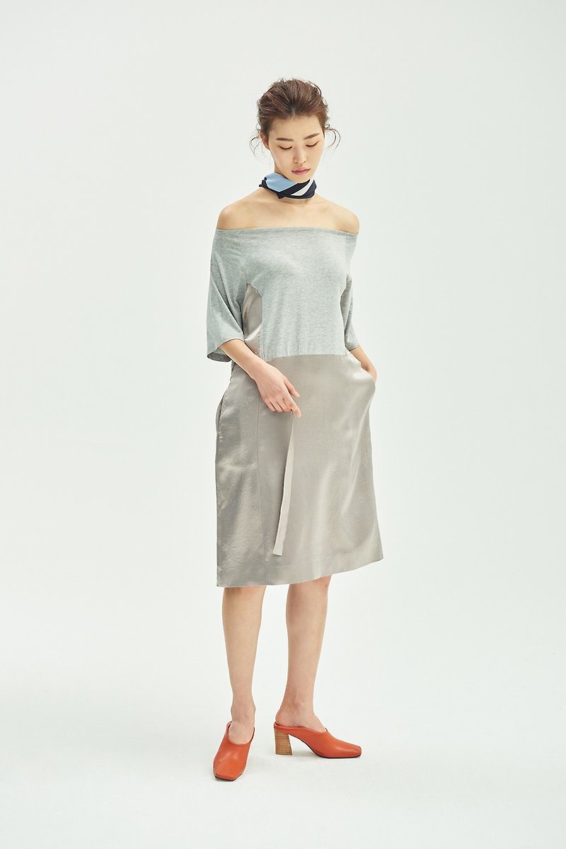 Glossy T-shirt Dress/ Beige silver - ชุดเดรส - ผ้าฝ้าย/ผ้าลินิน สีเงิน
