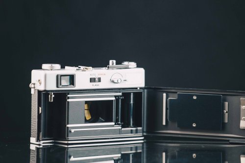 フィルムカメラ RICOH ELNICA35 hqdefault.jpg
