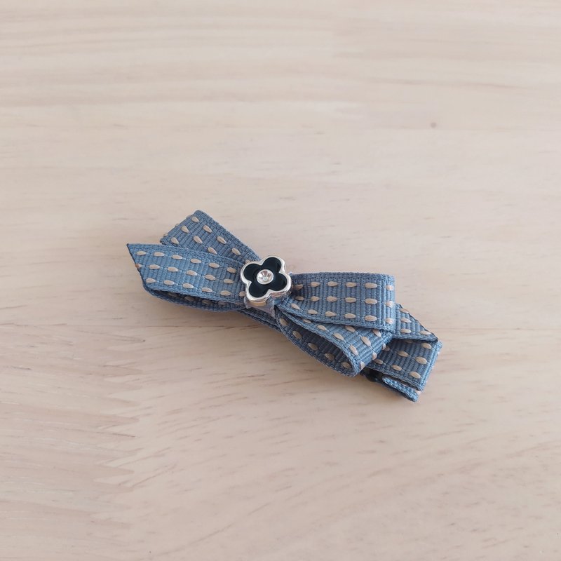 Geometric Button Jumper Ribbon Barrette Gray - เครื่องประดับผม - วัสดุอื่นๆ สีเทา