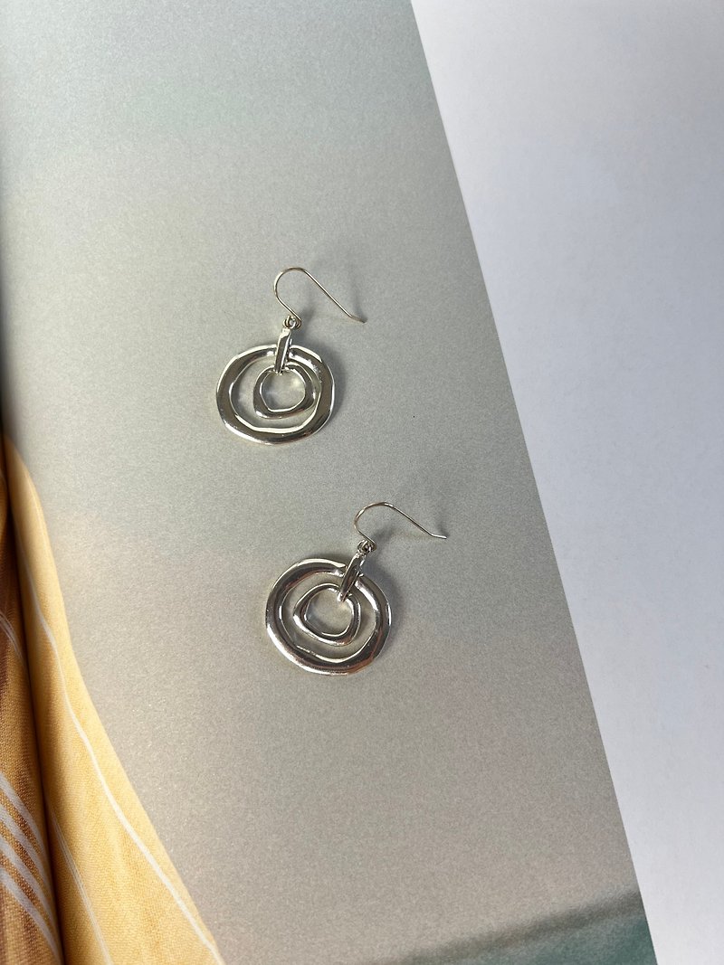Vintage Uneven Circles Silver Dangle Earrings