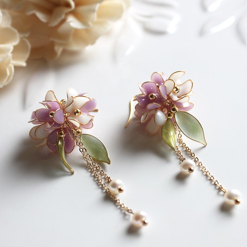 [Romantic Flower Ball] Light Purple Flower Handmade Bronze Resin Classical Pearl Earrings/ Clip-On
