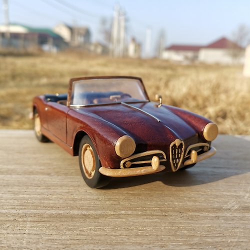 DarumPro Custom made toy car model Alfa Romeo Giulietta Spider