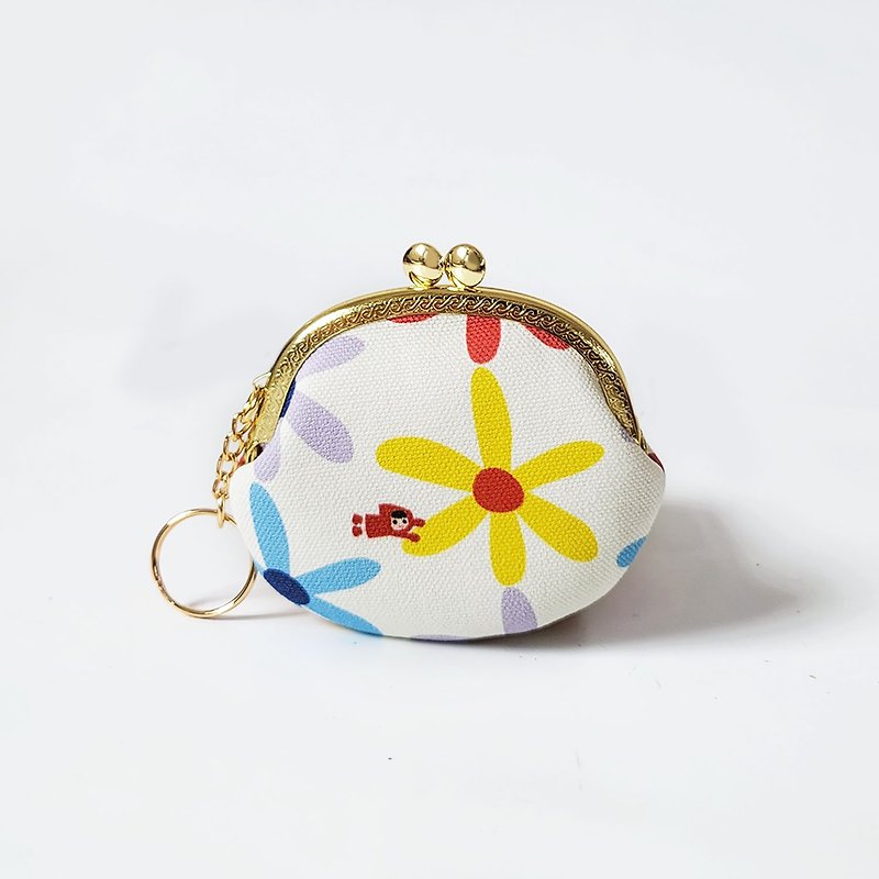 Water-repellent small egg coin kiss lock bag keychain bag - Colorful Flower White Little Red Riding Hood - กระเป๋าใส่เหรียญ - ผ้าฝ้าย/ผ้าลินิน ขาว