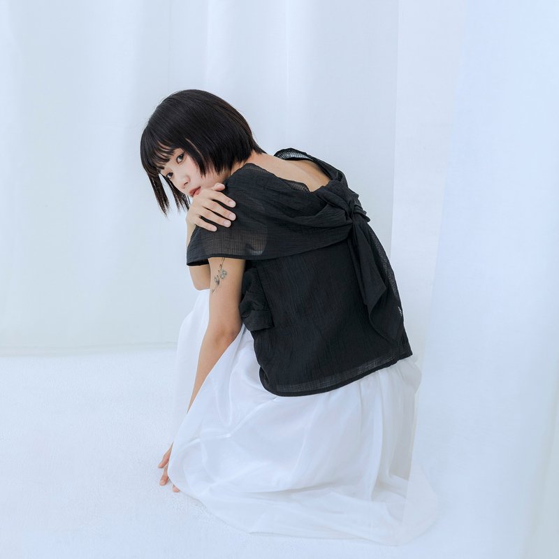 前後交叉扭結肌理上衣 - 女上衣/長袖上衣 - 棉．麻 黑色